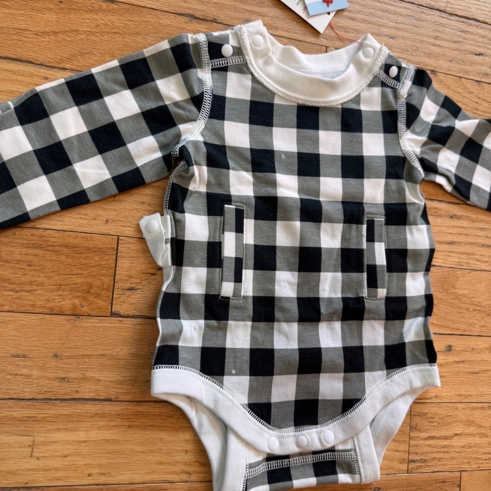 Cat & Jack Baby Adaptive Bodysuit 0-3M Buffalo Plaid Long Sleeve Mitten Cuffs